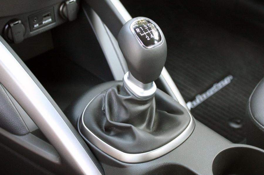  Hyundai Veloster 2011 года  (фото 75 из 184)